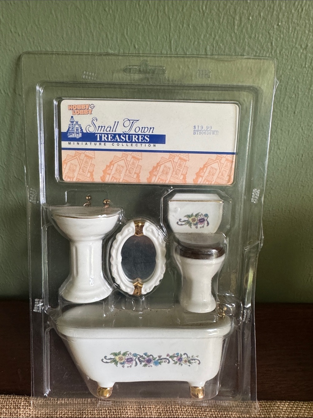 Hobby Lobby White Miniature Floral Bathroom Set Gold Accents Dollhouse NIP 1999